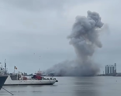 RO-ALERT de alertă extremă în Constanța după explozia unei drone maritime. Oamenii evacuați: „Nu ne-a comunicat nimeni ce se întâmplă”. 2 RO ALERT de alerta extrema in Constanta dupa explozia unei drone maritime Oamenii evacuati Nu ne a comunicat nimeni ce se intampla