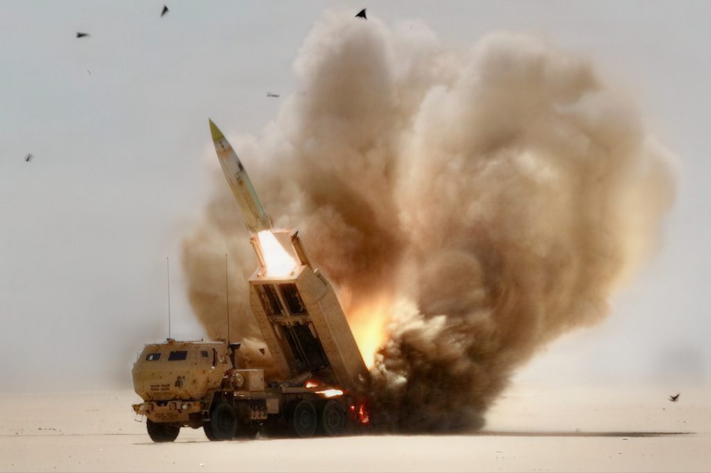 SUA efectueaza atacuri asupra bazelor militare iraniene iar Teheran riposteaza prin atacuri impotriva bazelor americane din Kuweit