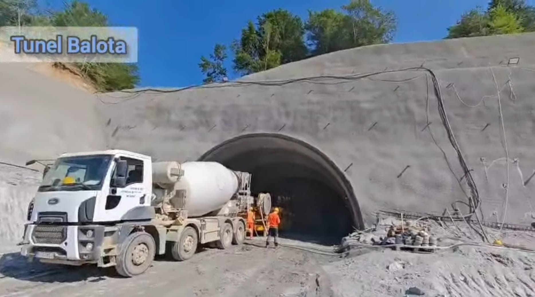 Se desfășoară lucrări simultane la trei tuneluri pe A1 Sibiu–Pitești. Progrese recente pe autostrada ce traversează Carpații. 2 Se desfasoara lucrari simultane la trei tuneluri pe A1 Sibiu Pitesti Progrese recente pe autostrada ce traverseaza Carpatii