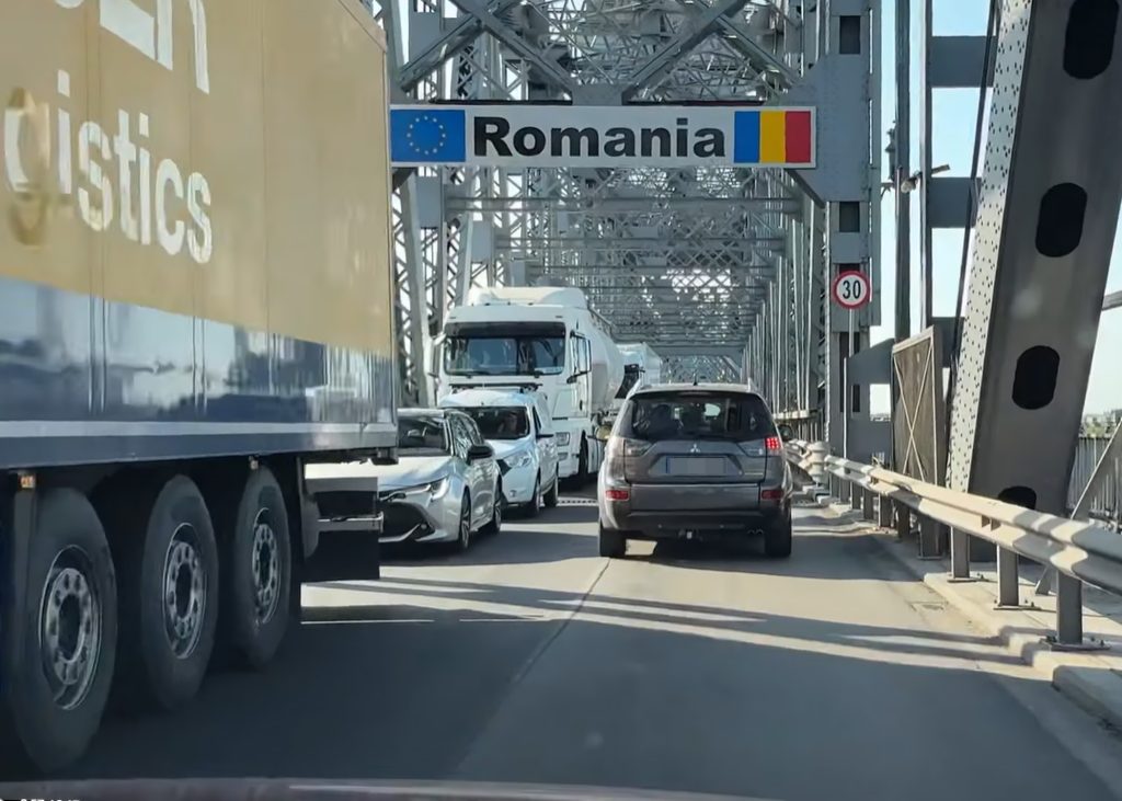 Soferii ocolesc cozile de la Podul Giurgiu Ruse Plata online va fi disponibila incepand cu 15 iunie