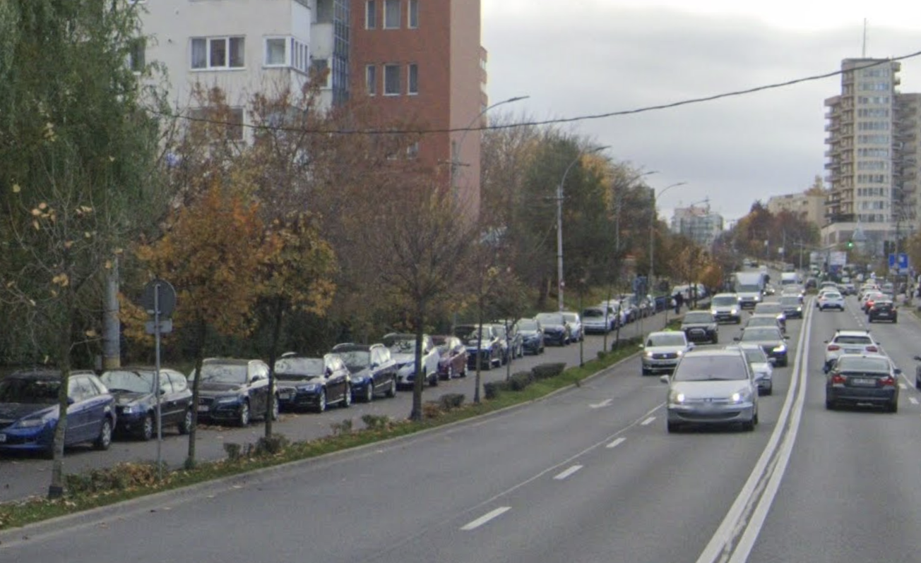 Trotuarul unei străzi din Cluj-Napoca ocupat de mașini: Un clujean a fost aproape să fie accidentat în timp ce se afla pe trotuar. 2 Trotuarul unei strazi din Cluj Napoca ocupat de masini Un clujean a fost aproape sa fie accidentat in timp ce se afla pe trotuar
