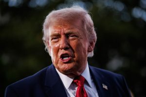 Trump ameninta Iranul cu atacuri devastatoare in aceasta noapte si sustine ca SUA vor prelua controlul asupra infrastructurii petroliere