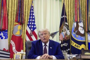 Trump cere noi demisii in randul serviciilor de informatii ale SUA