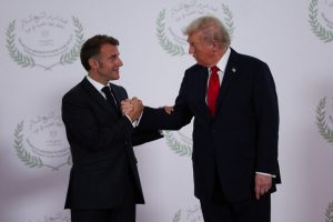 Trump il atentioneaza pe Macron inainte de summitul G7 cu tarife de 100 pentru vinuri