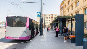 Turistii neexperimentai din ora sunt agresai de clujeni n apropierea grii Biletele de autobuz sunt vndute chiar i cu 10 lei Ne fac de ruine