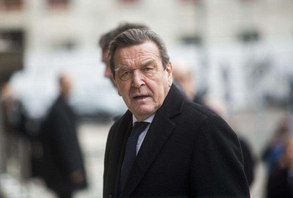 Un jurnalist de la RTL l a intalnit pe Gerhard Schroder intr un hotel din Moscova Ce functie avea fostul cancelar al Germaniei