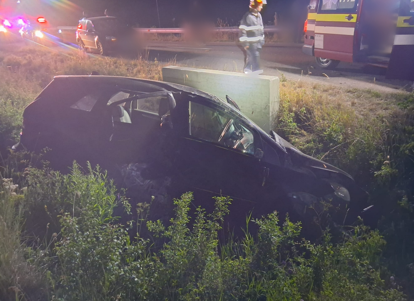 Accident în Cluj: Un tânăr de 25 de ani și un adolescent de 15 ani, răniți după ce autoturismul în care se aflau a ieșit de pe drum și s-a răsturnat 2 accident in cluj un tanar de 25 de ani si un adolescent de 15 ani raniti dupa ce autoturismul in care se aflau a iesit de pe drum si s a rasturnat