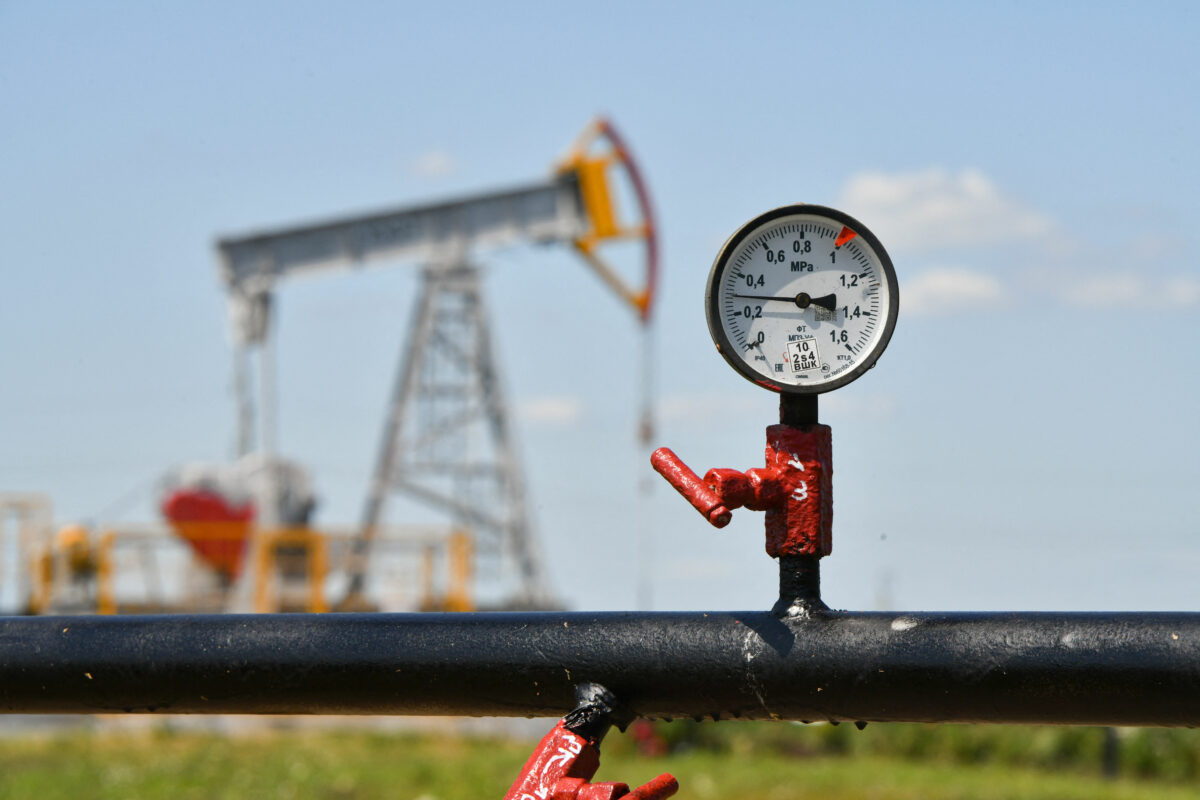 Bursele asiatice înregistrează o scădere semnificativă, iar prețul petrolului crește în urma escaladării conflictului între Iran și SUA. 2 bursele asiatice inregistreaza o scadere semnificativa iar pretul petrolului creste in urma escaladarii conflictului intre iran si sua