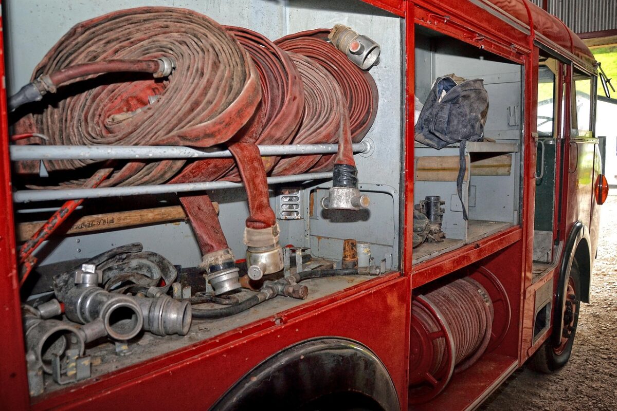 explozie intr un bloc din timisoara trei persoane ranite si zeci evacuate