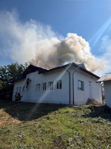 incendiu la o gradinita din prahova cauzat de un acoperis incendiat copiii au fost evacuati in siguranta