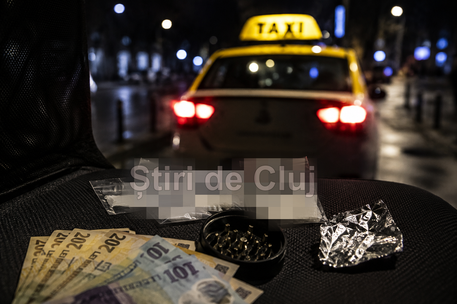 Taximetrist din Cluj, implicat într-o rețea de trafic de droguri de mare risc. Dozele ar fi fost transportate cu taxiul și vândute pentru sume între 200 și 3000 de lei. 2 taximetrist din cluj implicat intr o retea de trafic de droguri de mare risc dozele ar fi fost transportate cu taxiul si vandute pentru sume intre 200 si 3000 de lei