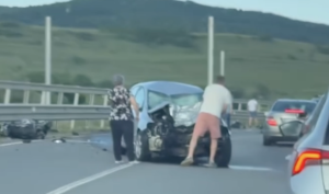 video accident tragic in cluj un tanar motociclist a decedat in urma unei coliziuni violente cu o automobil