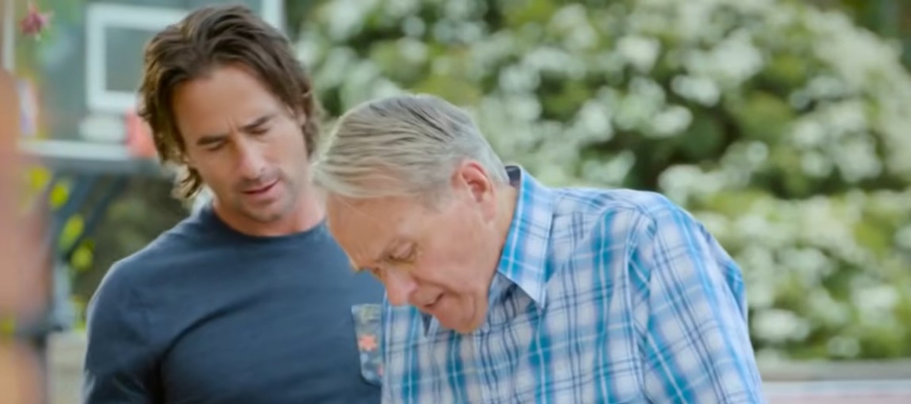 A decedat Terence Donovan actorul din Neighbours si Home and Away Anuntul a fost facut de fiul sau