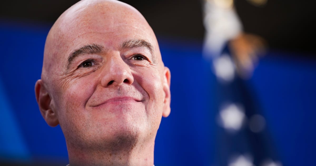 Andy Burnham ii solicita lui Gianni Infantino presedintele FIFA sa renunte la functie