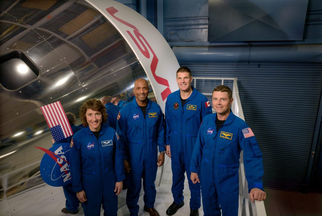 Astronautii misiunii Artemis II sau reconectat cu capsula Orion dupa zborul istoric in jurul Lunii Care sunt pasii urmatori pentru programul NASA