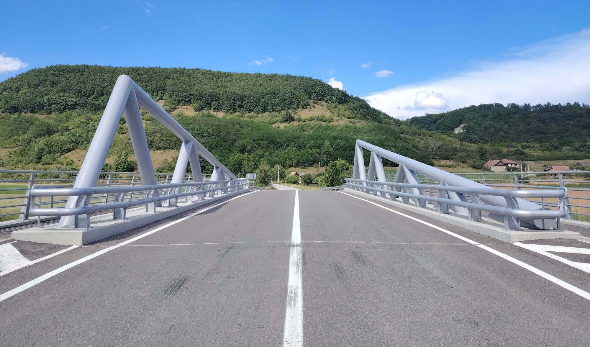 CJ Cluj a incheiat construcia noului pod din Paglis ridicat pe acelai amplasament dup demolarea vechii structuri care era ntr o stare avansat de degradare