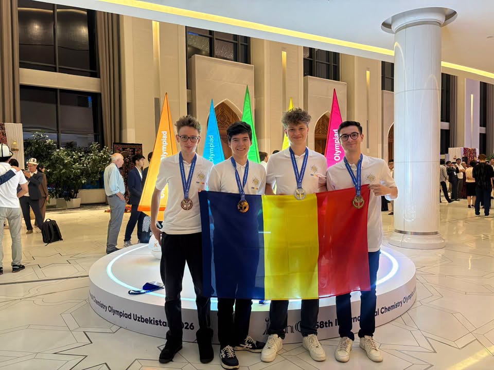 Elevii romani premiati cu medalii de aur argent si bronz la Olimpiada Internationala de Chimie din Uzbekistan