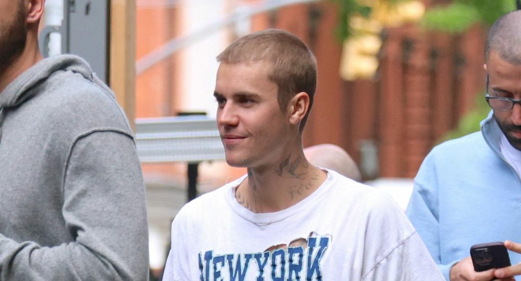 Justin Bieber s a alaturat Madonnei si Shakirei in spectacolul de la pauza finalei Cupei Mondiale FIFA