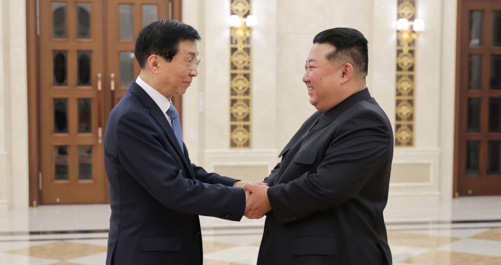 Kim Jong Un intareste retiile cu Beijingul Unul dintre cei mai influenti lideri ai Chinei primit la Phenian