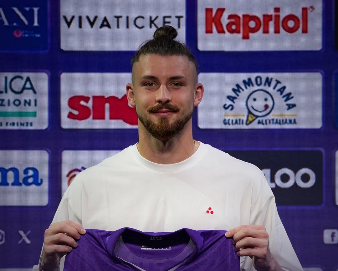 Radu Dragusin la conferinta de presa oficiala de la Fiorentina Imi doresc sa obtin rezultate importante