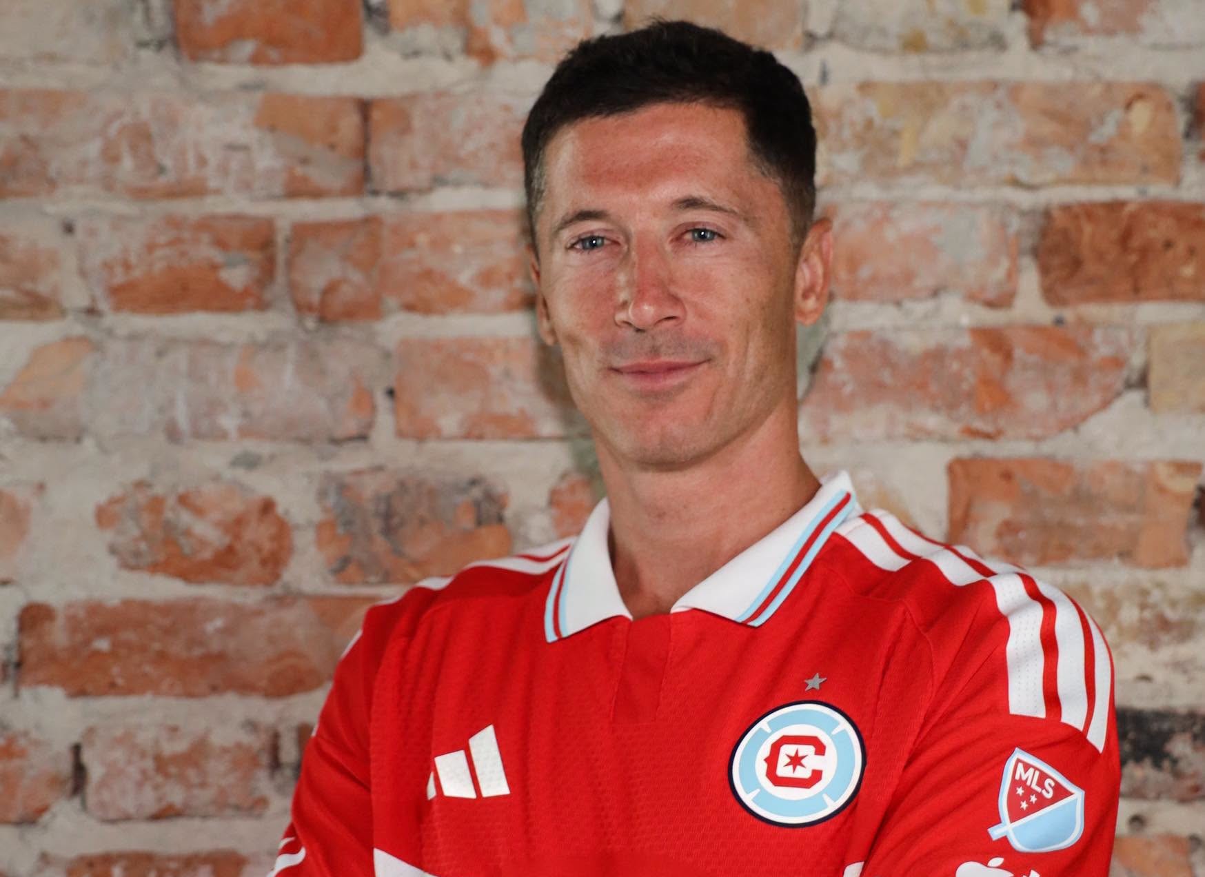 Robert Lewandowski prezentat oficial la Chicago Fire Scopul meu este sa castig trofee