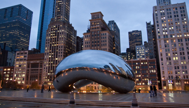 Ucrainenii din Chicago au organizat un protest simbolic in memoria victimelor razboiului Manifestantii s au asezat pe asfalt pentru a onora civililor ucisi