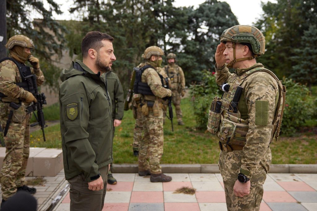 Zelenski ia in calcul inlocuirea lui Sirski la conducerea armatei ucrainene Cine ar putea prelua acest post