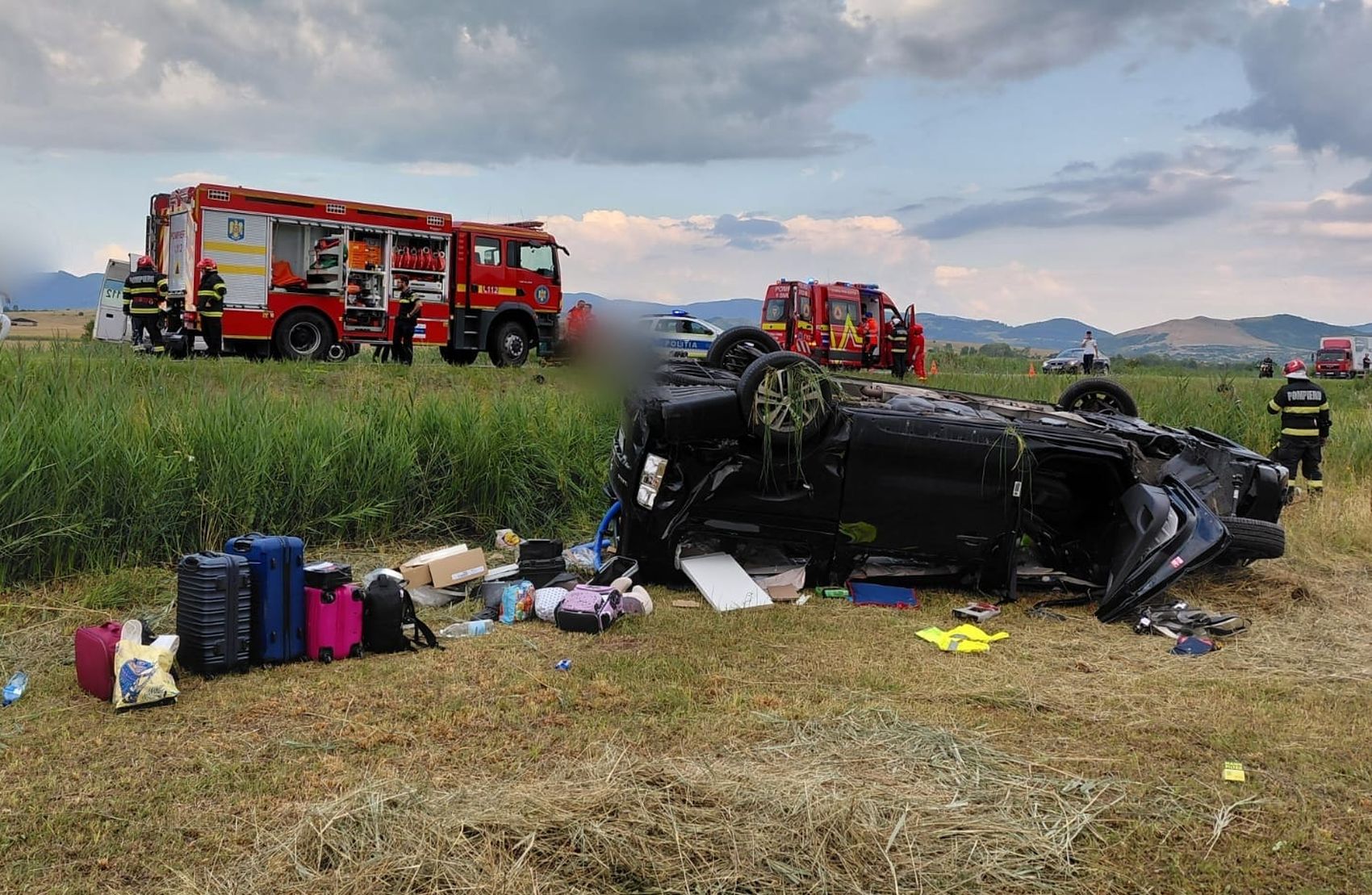 accident grav la iesirea din huedin spre oradea un barbat incarcerat dupa ce automobilul s a rasturnat cinci persoane ranite