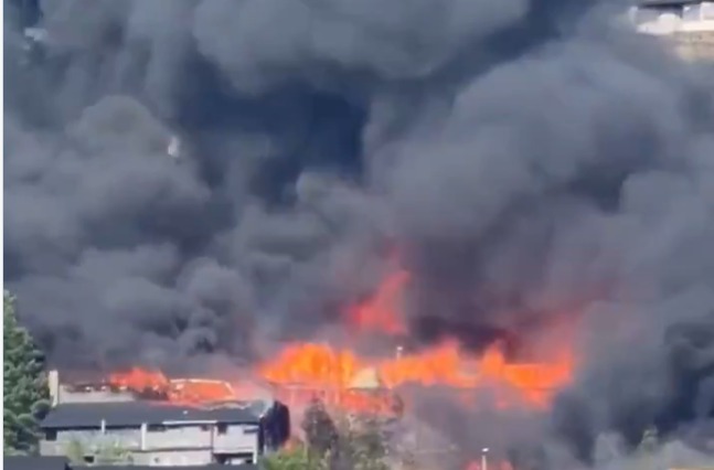 incendiu in norvegia mai mult de 100 de case au fost distruse de flacari