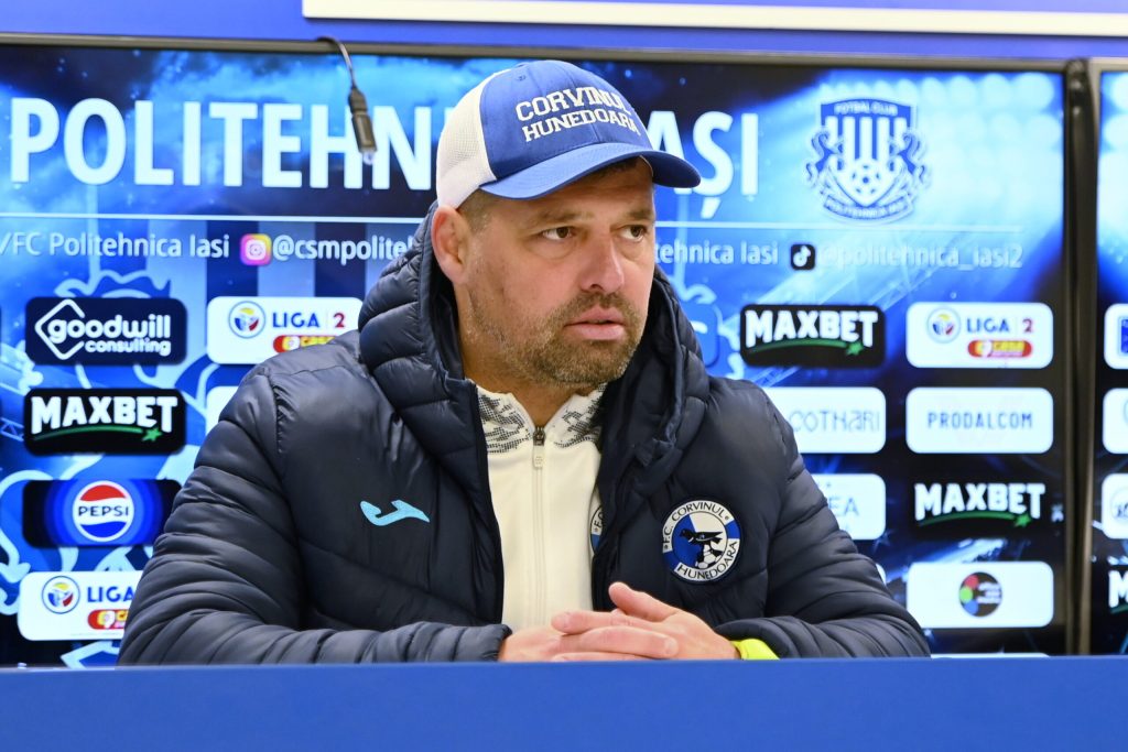 surpriza inceputului de sezon in superliga florin maxim desemnat antrenorul etapei dupa victoria corvinului