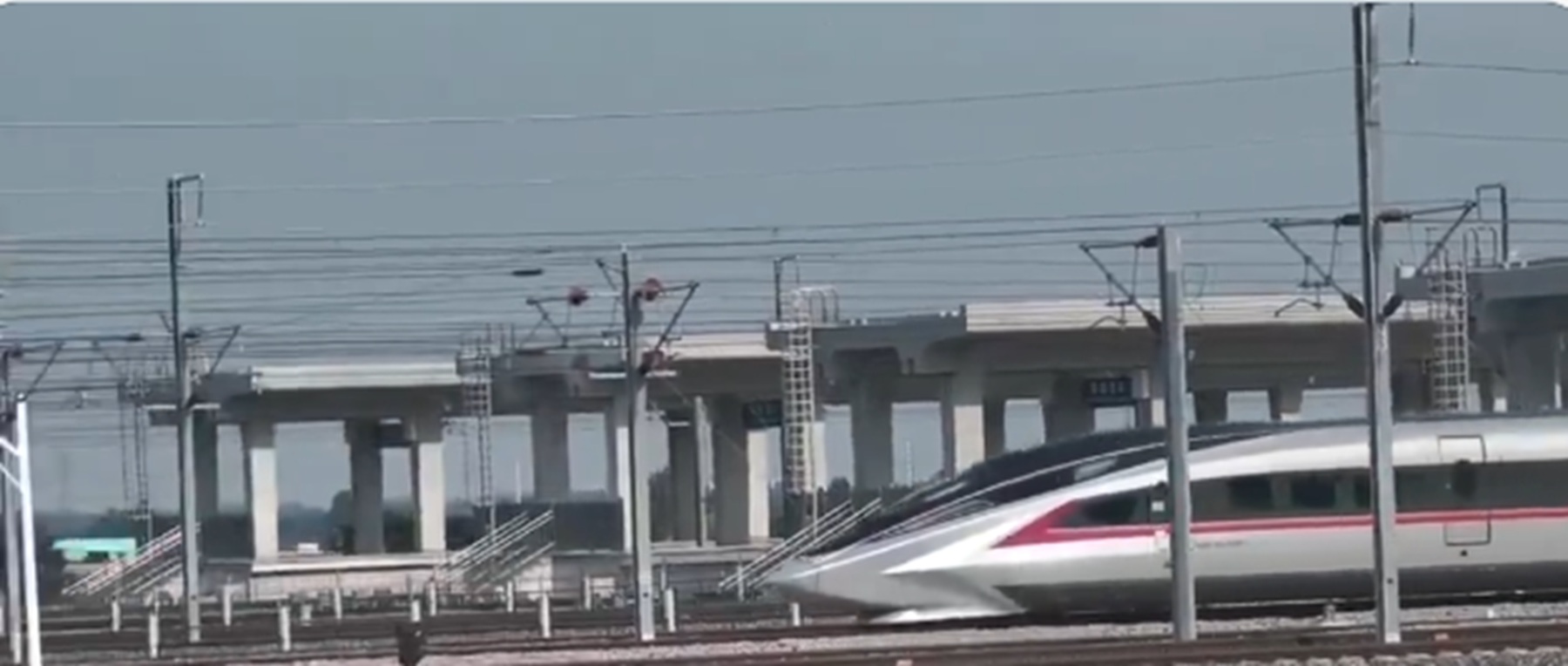 800 km h in numai 5 3 secunde China a testat trenul care pare desprins din filme VIDEO