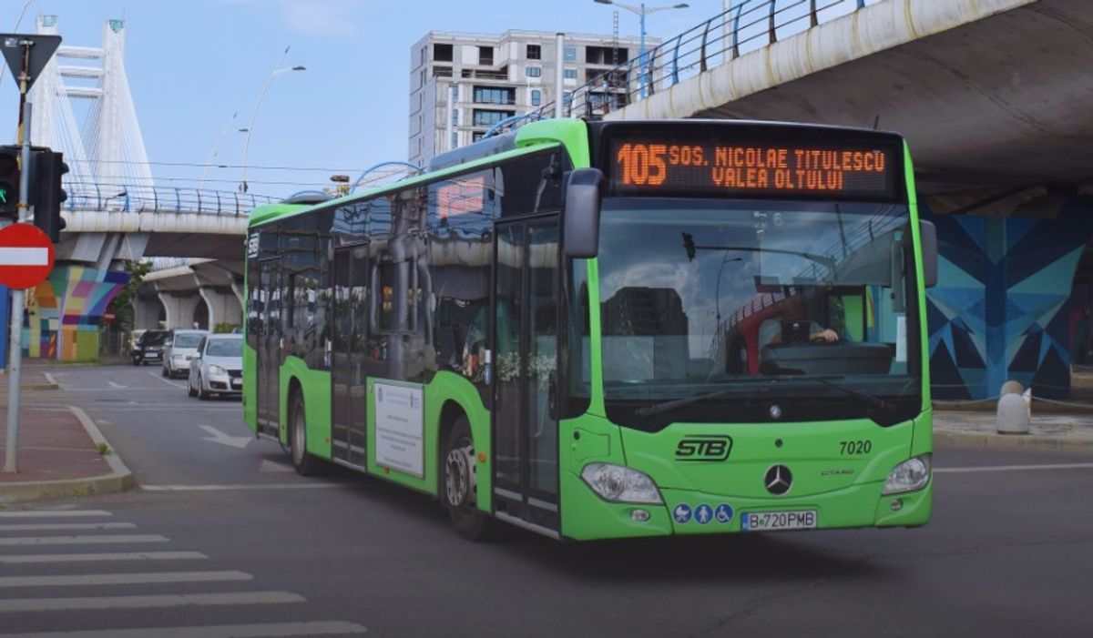 Amenzi pentru zgomot in mijloacele de transport ale STB Cei care folosesc difuzorul sau asculta muzica fara casti risca sanctiuni