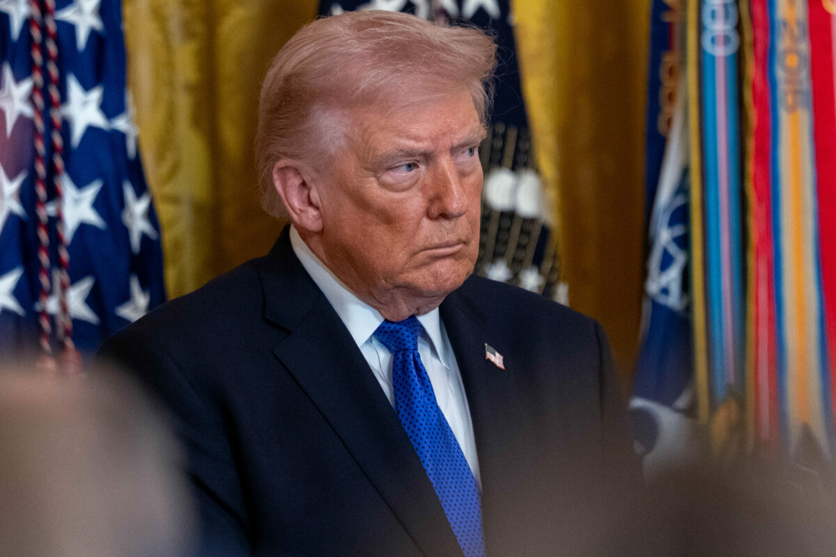 Capital One Conturile lui Donald Trump au fost inchise din cauza unor suspiciuni de spalare a banilor