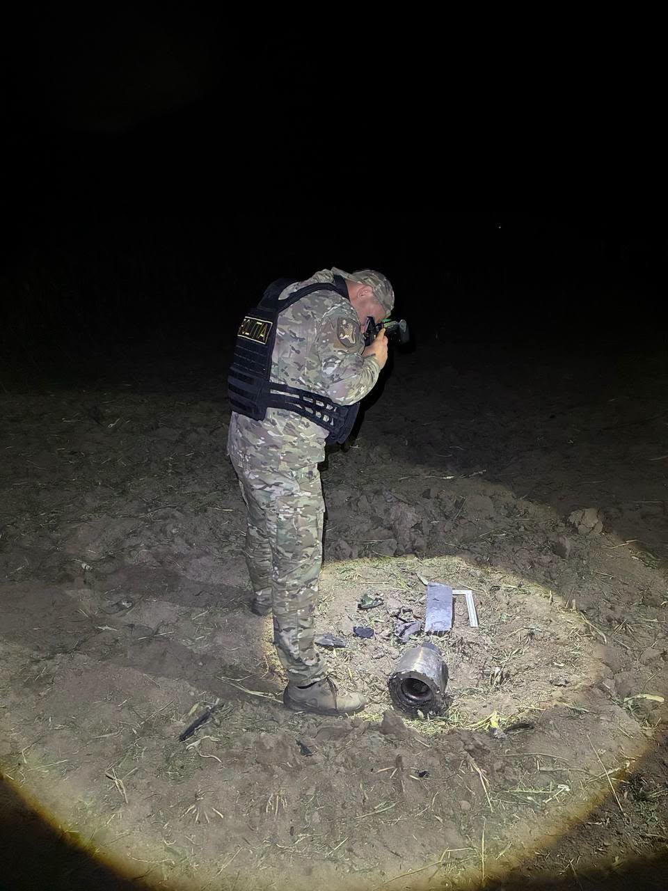 Ce au gasit politistii dupa explozia dronei din Moldova un crater de 2 metri si fragmente ale unui motor turbojet