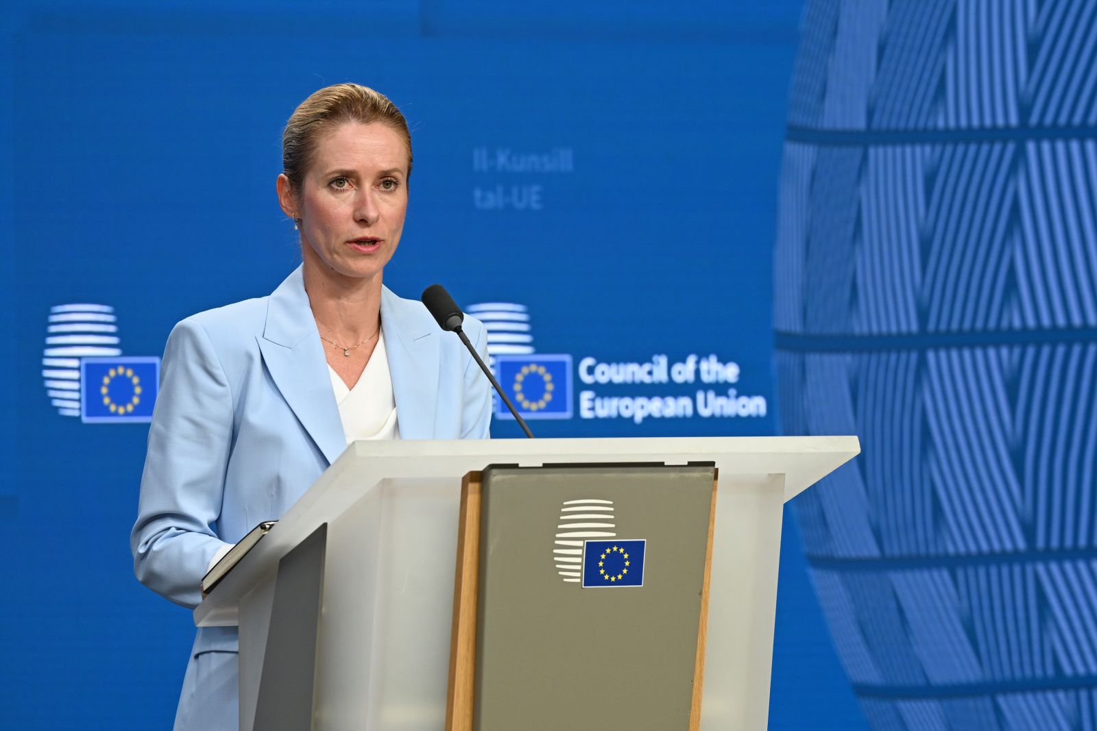 Cinci noi nume incluse pe lista sanctiunilor UE impotriva Rusiei avand ca tinta liderii unor companii militare strategice