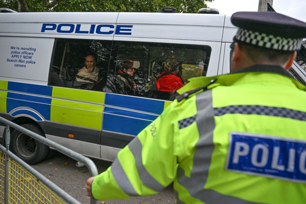 Cuplu de romani condamnat in Anglia la inchisoare pentru uciderea unor barbati pe care i au drogat