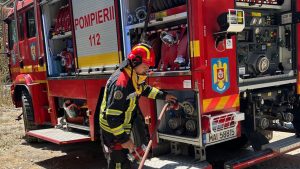 Doua garaje din Arad au fost devastate de flacari Incendiul s a soldat cu doua victime Autoritatile au emis un mesaj RO Alert