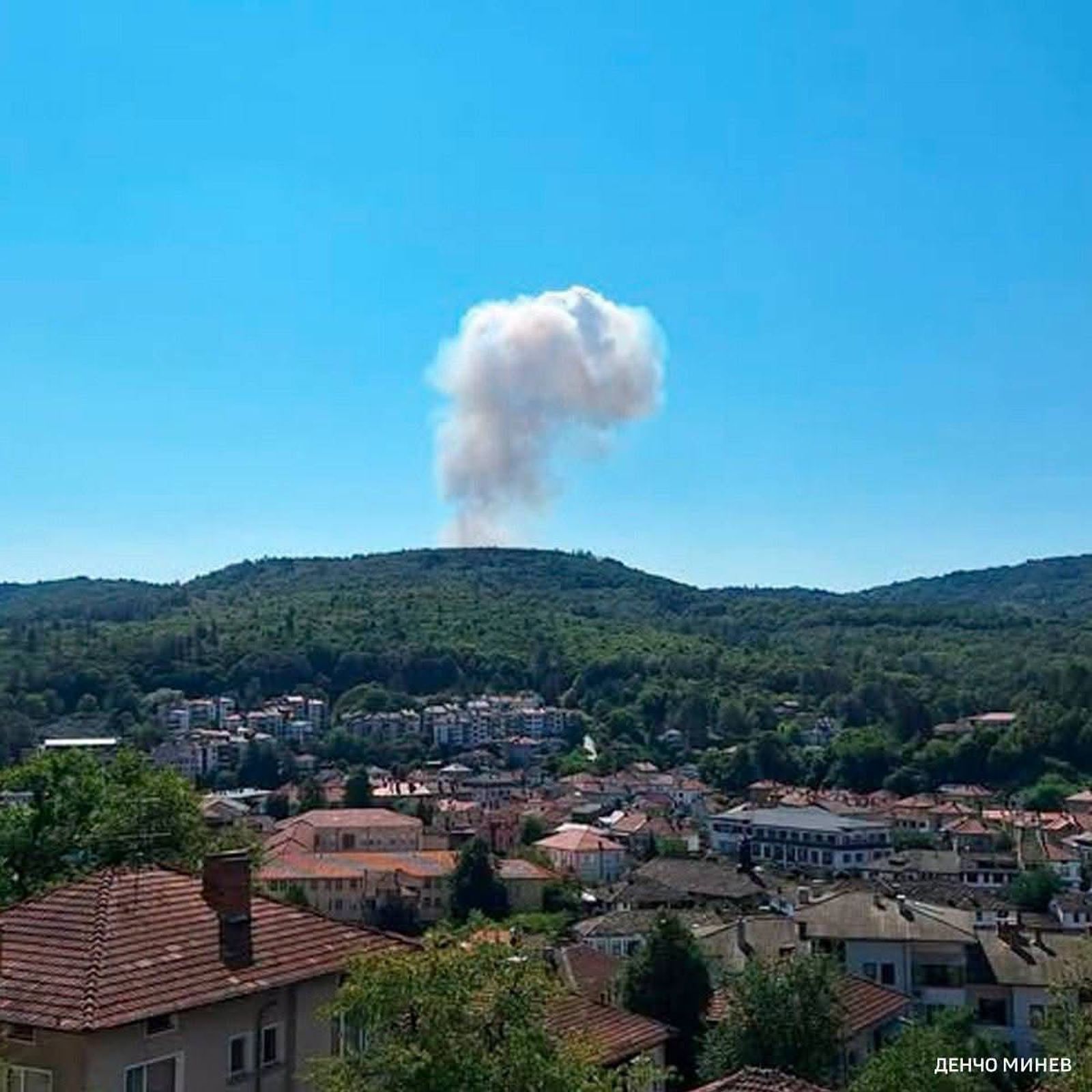 Explozie puternica la o fabrica de armament din Bulgaria localnicii din zona evacuati de urgenta