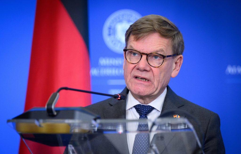 Germania anunță un nou ajutor financiar de 60 de milioane de euro pentru Ucraina. Negocieri suplimentare pentru sistemele de rachete Patriot. 2 Germania anunta un nou ajutor financiar de 60 de milioane de euro pentru Ucraina Negocieri suplimentare pentru sistemele de rachete Patriot