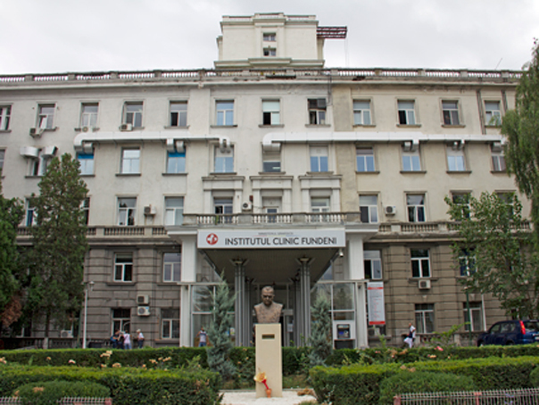 Incendiu la Institutul Clinic Fundeni: 37 de pacienți evacuați de la etajul 3 2 Incendiu la Institutul Clinic Fundeni 37 de pacienti evacuati de la etajul 3