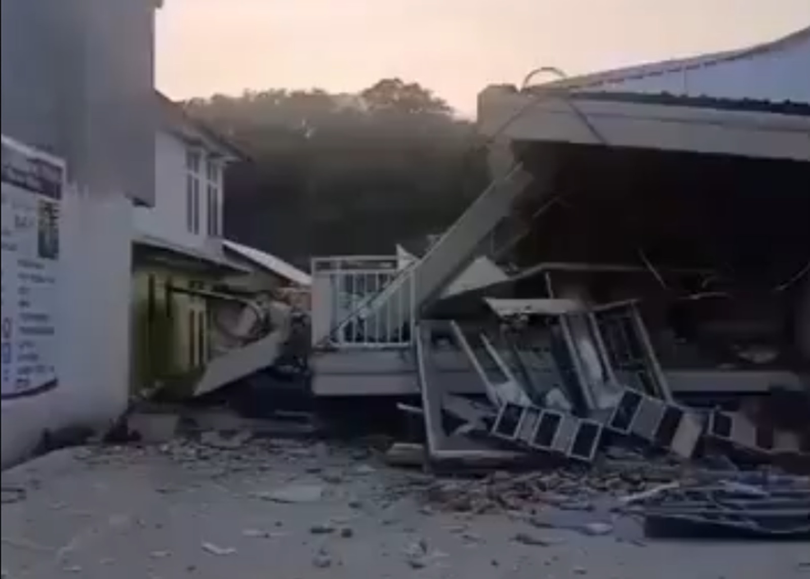 Indonezia afectata de un cutremur de 77 magnitudine A fost emisa o alerta de tsunami
