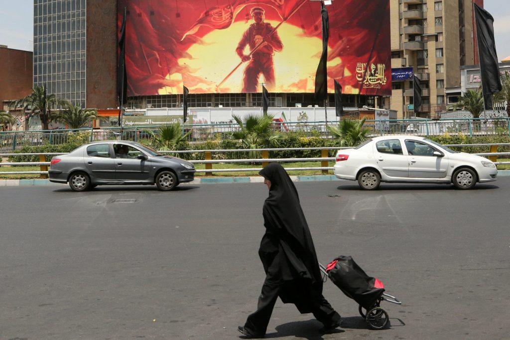 Iran 30000 de dolari pentru orice persoana care captureaza sau ucide un soldat american