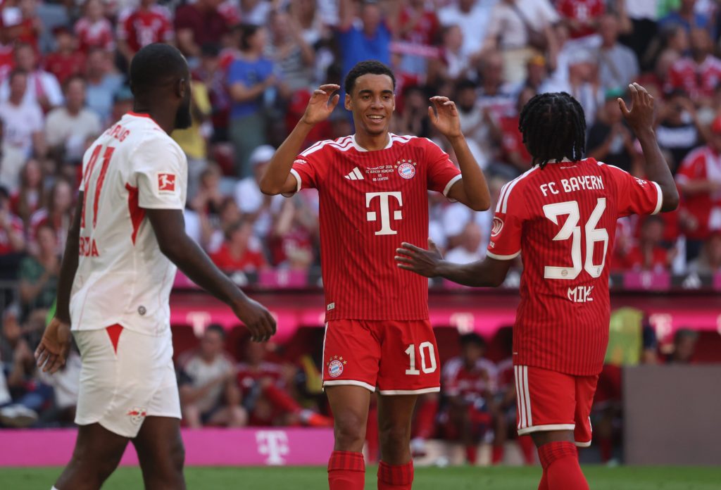 Jamal Musiala nu va juca în debutul lui Bayern în Bundesliga din cauza problemelor medicale apărute în timpul pregătirii. 2 Jamal Musiala nu va juca in debutul lui Bayern in Bundesliga din cauza problemelor medicale aparute in timpul pregatirii