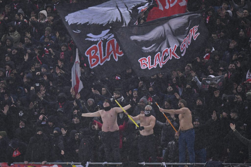 Jandarmii in stare de alerta inainte de derby ul Rapid Dinamo 71 de suporteri au restrictii la accesul la meci