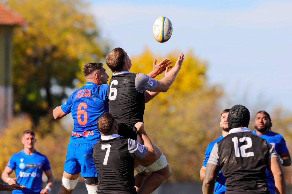 Liga de Rugby Campioana Stiinta Baia Mare invinge Steaua iar Rapid se impune in confruntarea cu CS Gura Humorului