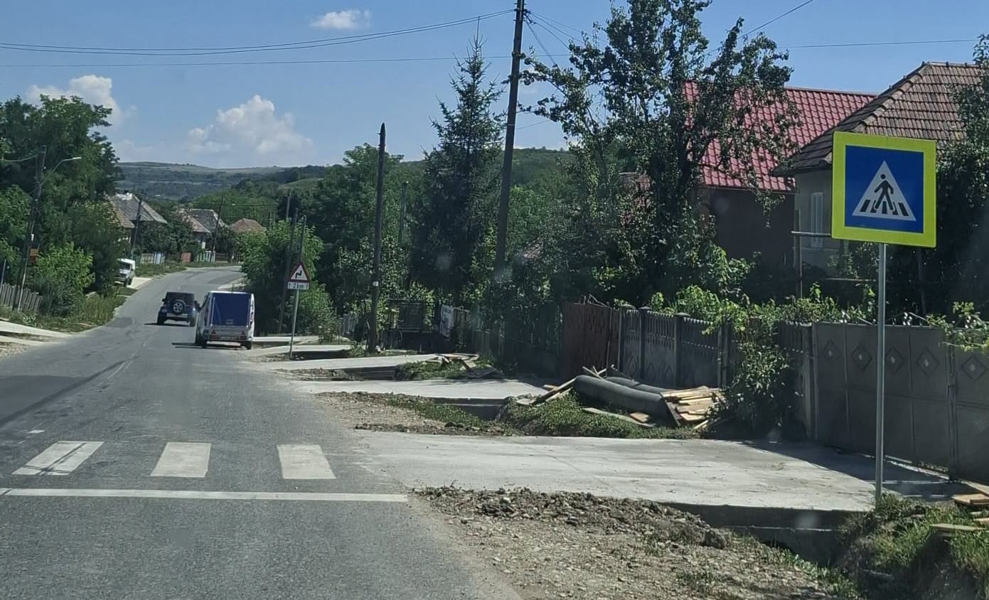 Lucrari de amploare pe un drum judetean din Cluj Proiectul se intinde pe 30 de kilometri si ofera localnicilor 185 de noi accesuri catre proprietatile lor