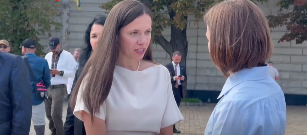 Mirabela Grădinaru, prezentă la Kiev de Ziua Independenței Ucrainei, s-a întâlnit cu Maia Sandu. 2 Mirabela Grdinaru prezenta la Kiev de Ziua Independenei Ucrainei s a ntlnit cu Maia Sandu