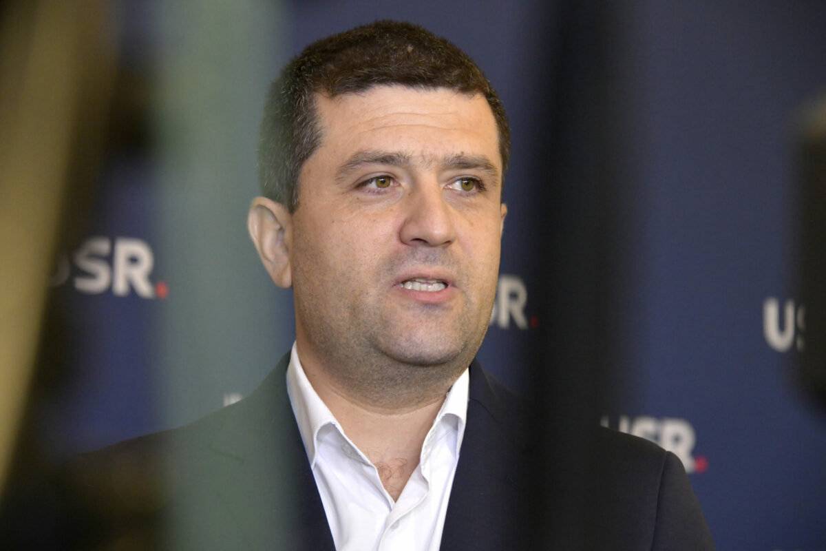 Miruta despre resturile de drone de pe plaja E mai bine sa se sufle si n iaurt dect sa fie cineva ranit Peste 100 de drone observate pe radar la granita cu Ucraina