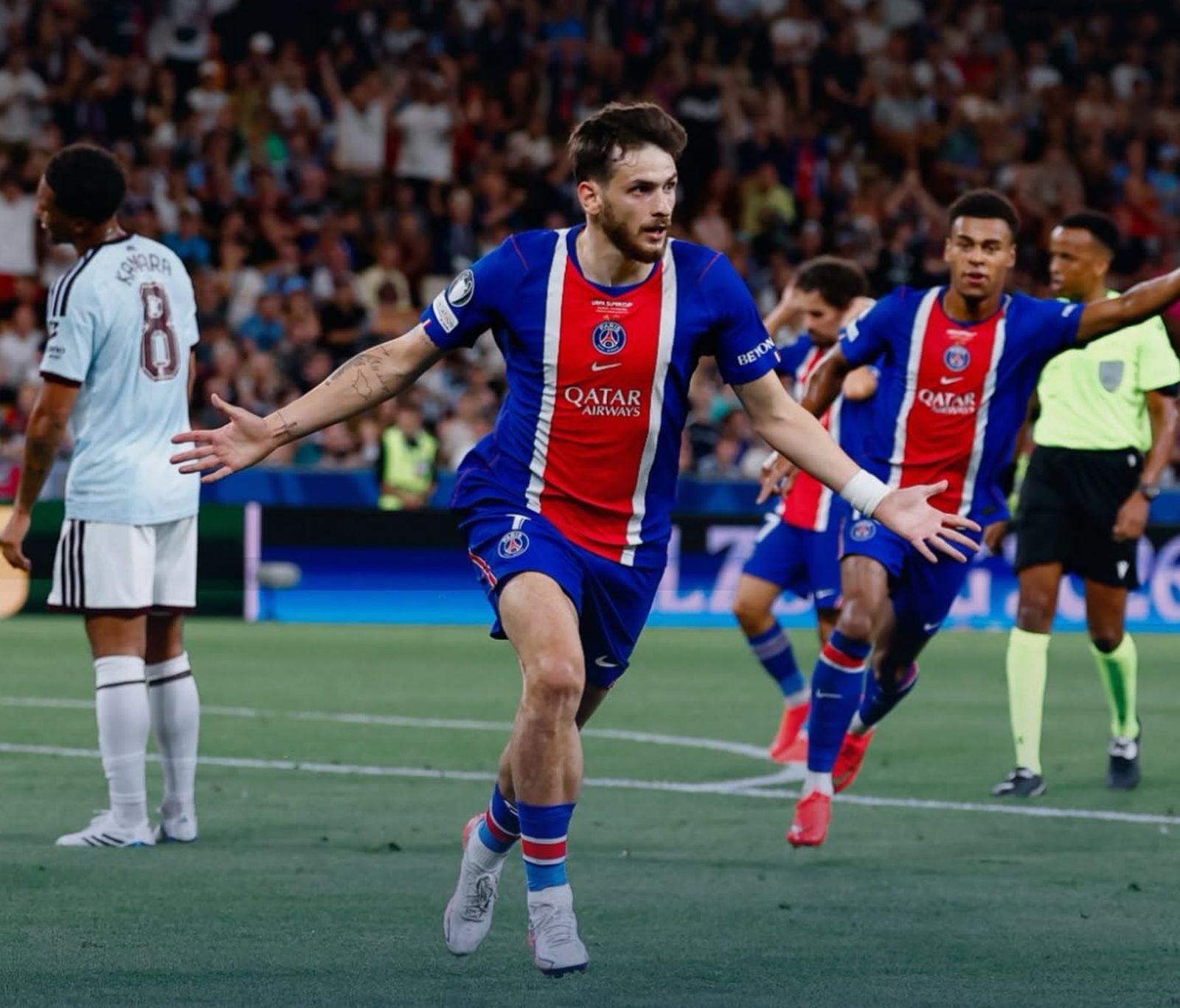 PSG a invins Aston Villa cu 2 1 si a castigat Supercupa Europei Un tanar de 17 ani a facut istorie in competitie