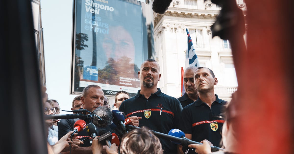 Pompierii francezi exasperati cer guvernului mai multe resurse